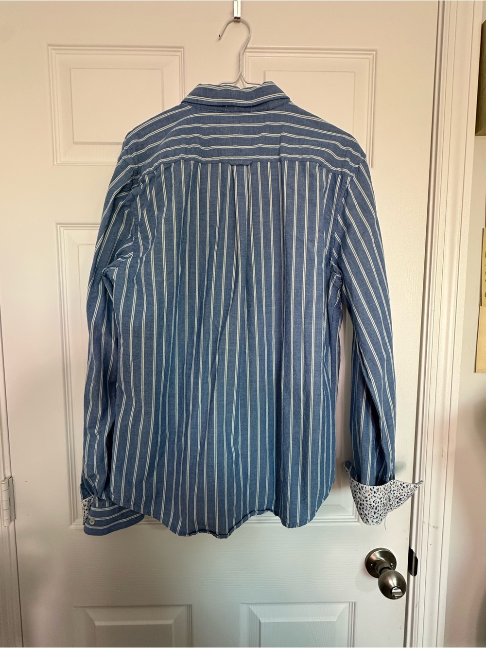 Denim & Flower Blue and White Vertical Stripe Button-Down Shirt - Picture 2 of 10